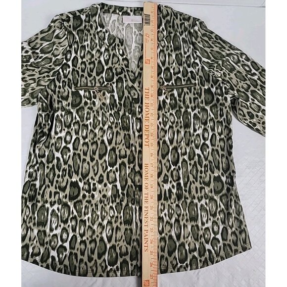 Belle Kim Gravel Blous Sz M Green White Animal Print Pullover V-Neck Long Sleeve - Picture 3 of 10